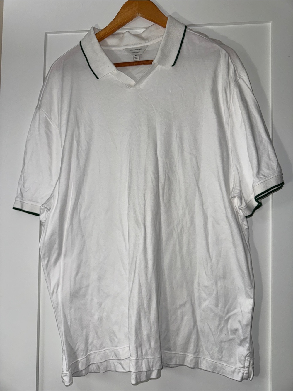 Banana Republic Luxe Touch  White Polo with Green Trim Sz XL